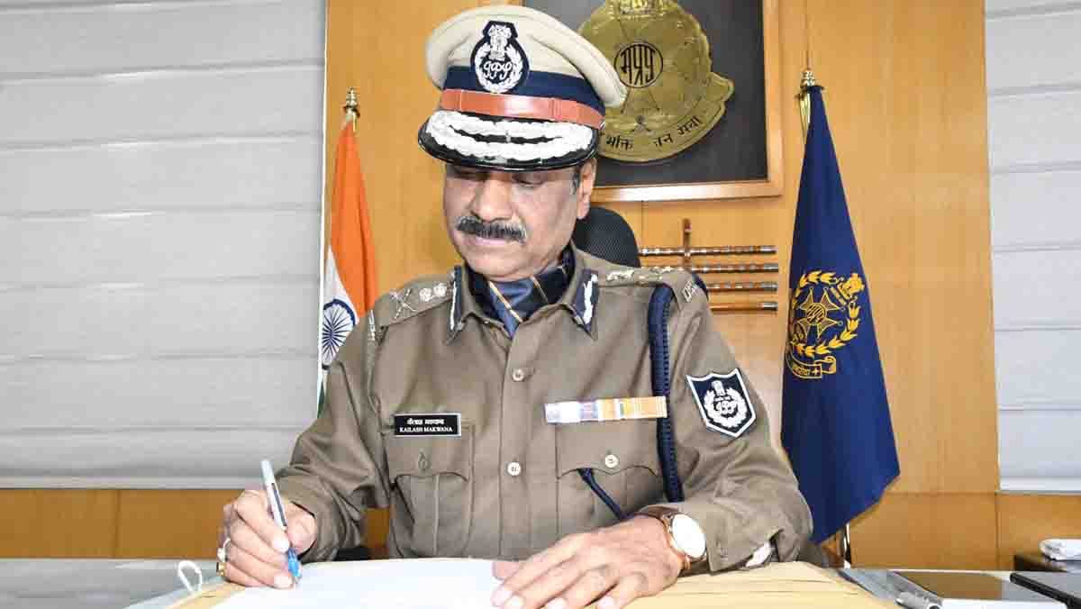 IPS Kailash Makwana : सीनियर आईपीएस ऑफिसर कैलाश मकवाणा ने संभाला डीजीपी का कार्यभार, बोले- सुधारेंगे पुलिस की कार्यशैली