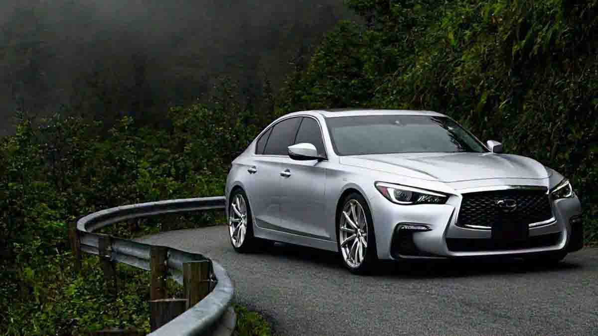 Ajab Gajab : यहां होता है चमत्कार, बंद गाड़ी भी खुद ब खुद चढ़ जाती है पहाड़ पर