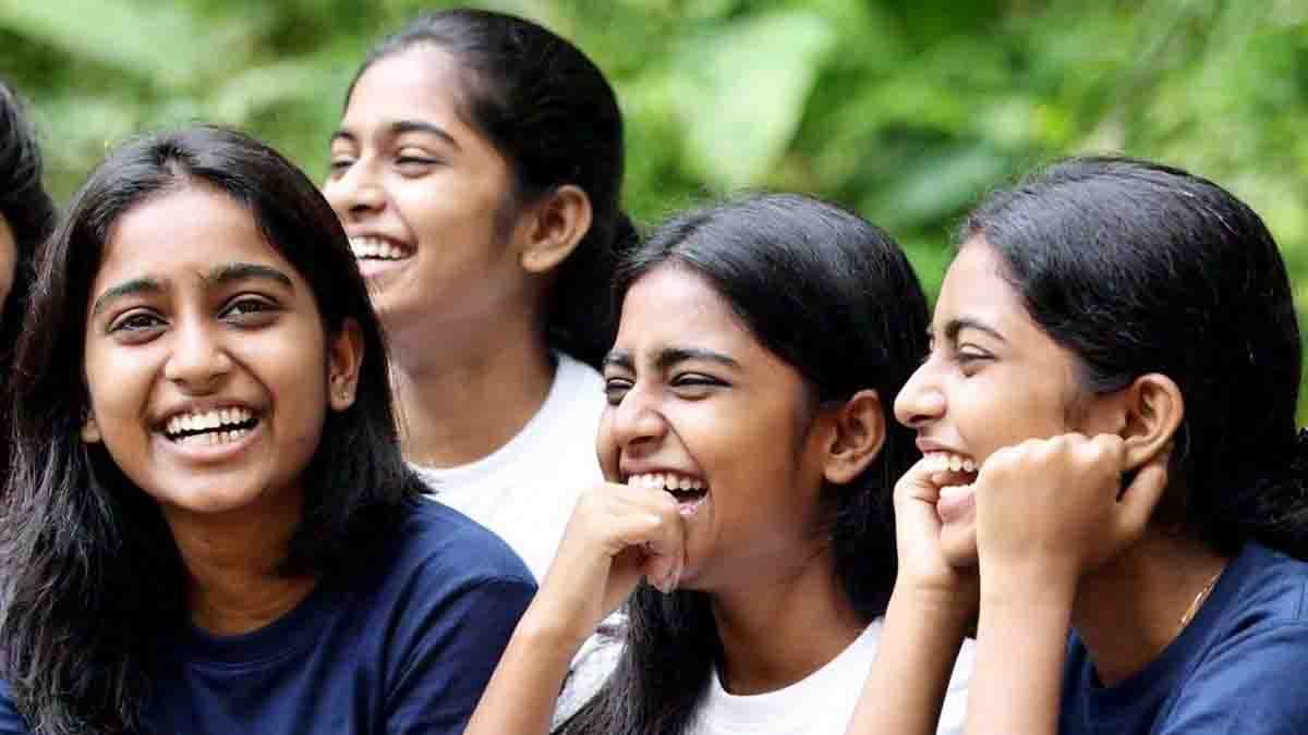 Comedy Jokes : एक जमाने में लोग प्यार में अमर हो जाते थे… अब के हाल जानकर पेट पकड़ कर हंसोंगे, पढ़ें मजेदार जोक्स