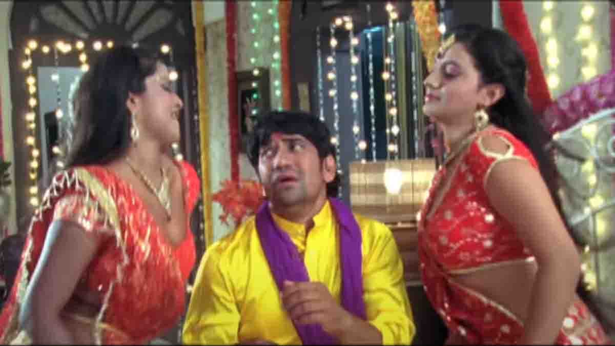 Bhojpuri Hit Romantic Song Video: निरहुआ पर बेडरूम में टूट पड़ी अंजना सिंह, ठंड में भी पसीना छूटा देगा यह रोमांटिक सॉन्ग