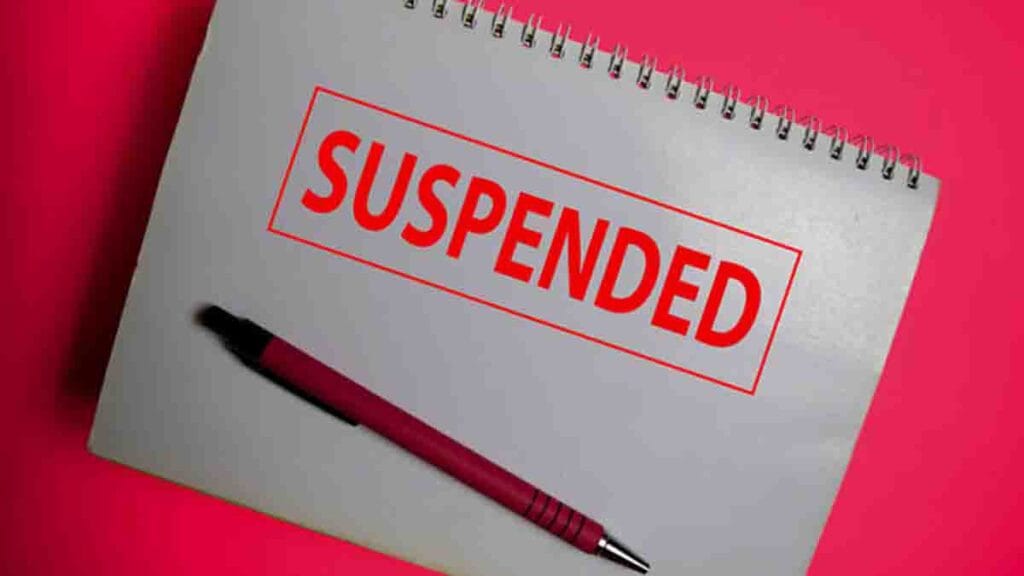 Breaking News Today: बोर्ड परीक्षा में नकल मामले में शिक्षिका के बाद अब केंद्राध्यक्ष और सहायक केंद्राध्यक्ष भी निलंबित