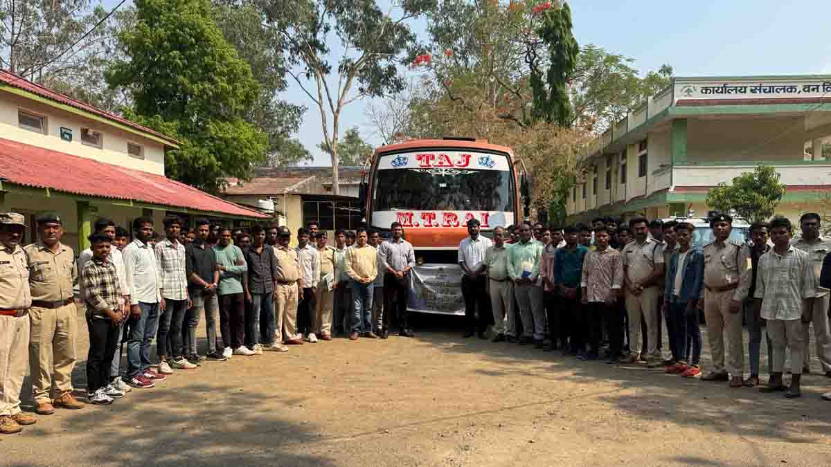 Betul News Today: वन परिक्षेत्रों से चुने गए 36 ग्रामीण युवा अब एलएंडटी में पाएंगे रोजगार