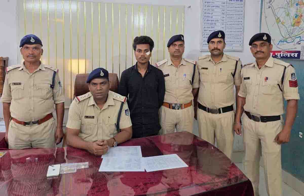 Betul Crime News: सोशल मीडिया पर नाबालिग से दोस्ती कर ब्लैकमेलिंग, फोटो वायरल करने की धमकी, आरोपी गिरफ्तार